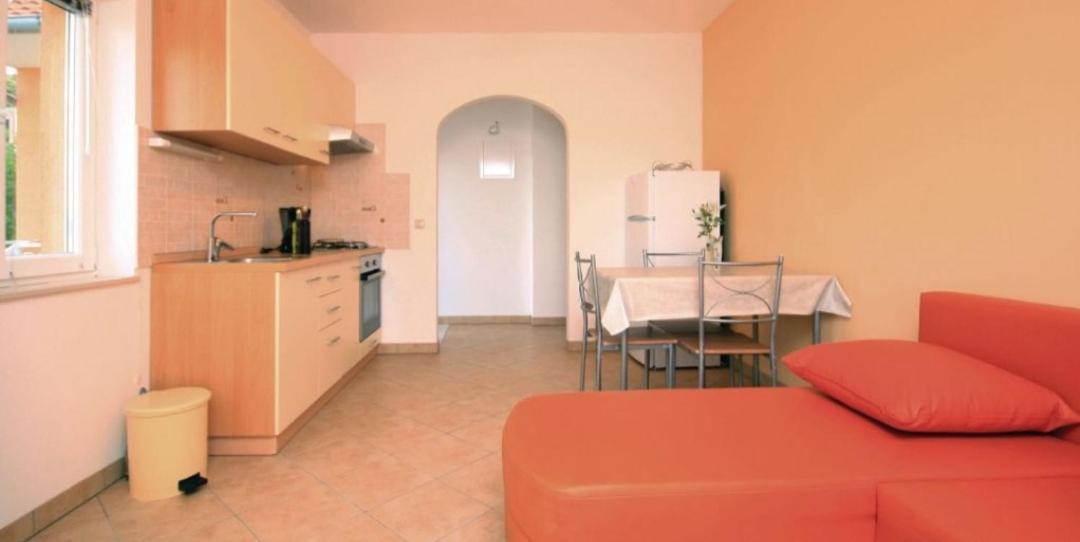 Apartment Petra Raslina Buitenkant foto