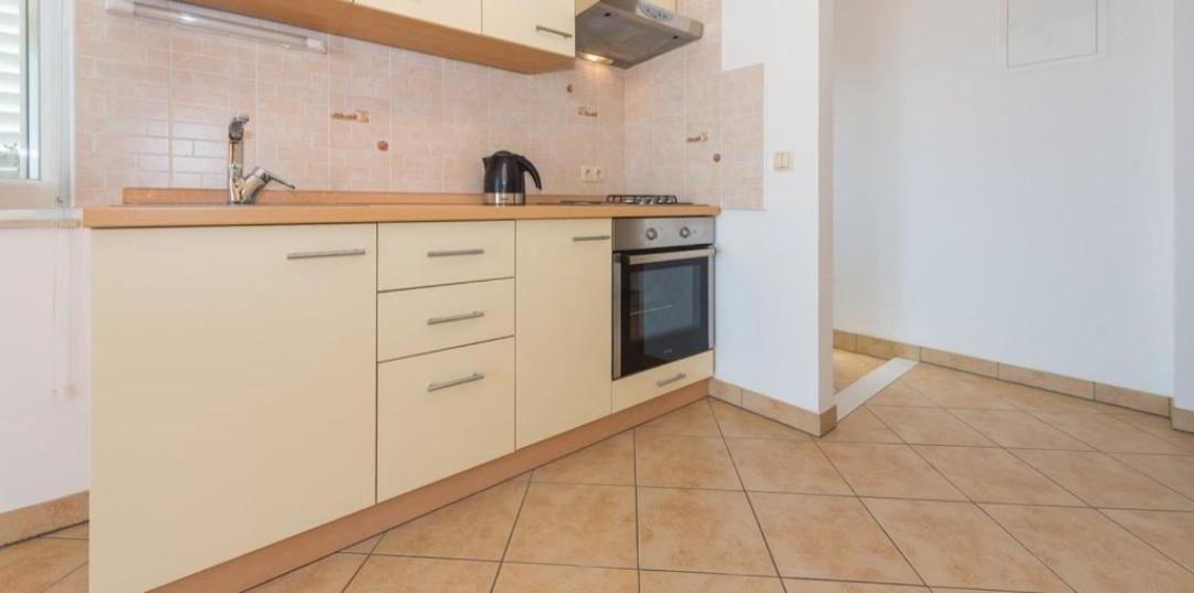 Apartment Petra Raslina Buitenkant foto