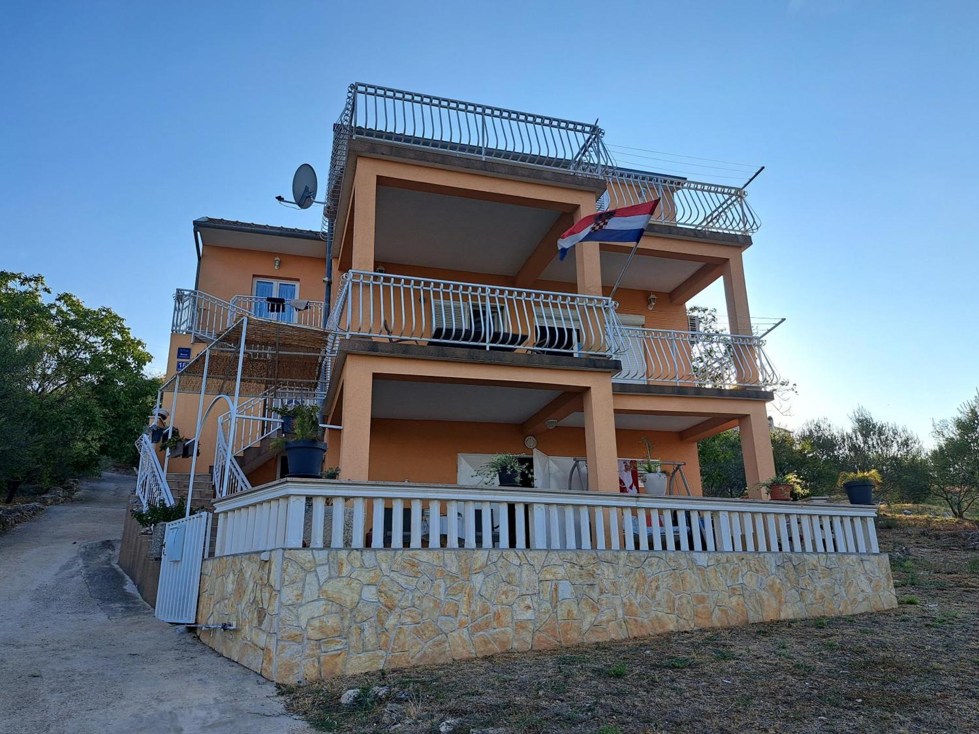 Apartment Petra Raslina Buitenkant foto